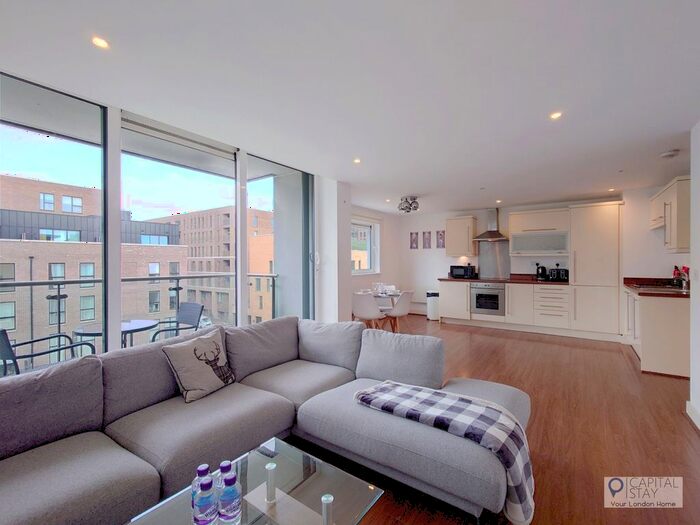 2 Bedroom Flat To Rent In Basin Approach, London, E16