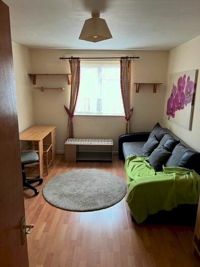 1 Bedroom Studio To Rent In Bridge Road, Cowley, Uxbridge, UB8