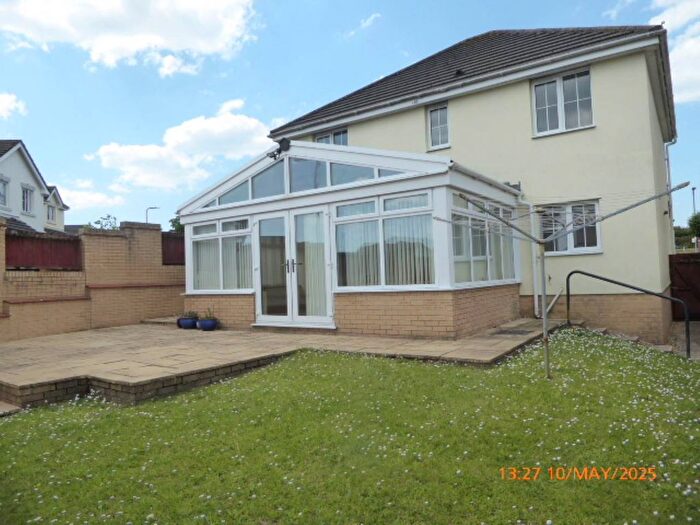 4 Bedroom Detached House To Rent In Maesywennol, Carmarthen, SA31