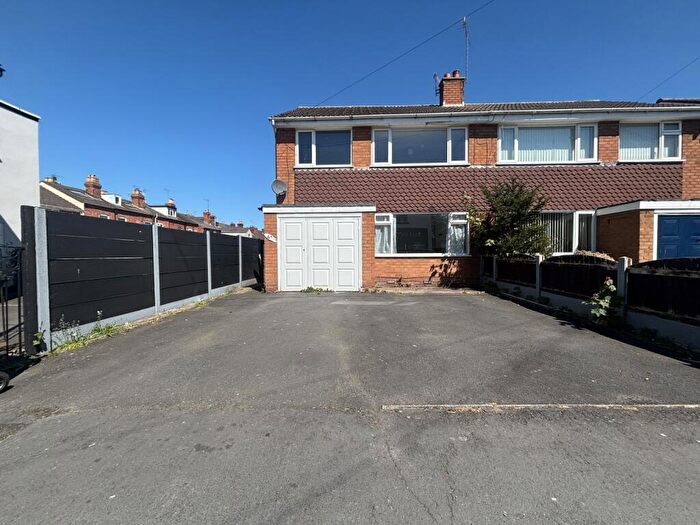 3 Bedroom Semi Detached House For Sale In Brindley Street, Stourport-on-Severn, Worcestershire, DY13