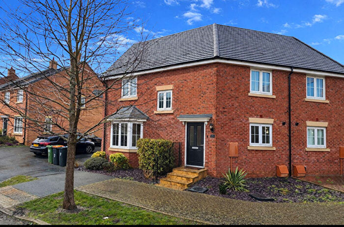 3 Bedroom Semi Detached House For Sale In Abacot Grove, Dunstable, LU5