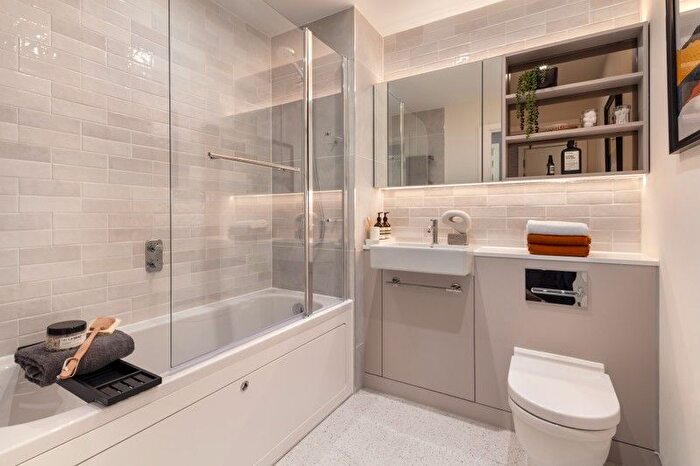 1 Bedroom Flat For Sale In Mary Neuner Road, London, N8
