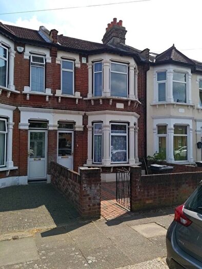 3 Bedroom Terraced House To Rent In Staines Road, Ilford, IG1