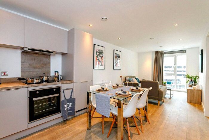 1 Bedroom Flat To Rent In Exchange Square, The Priory Queensway, Birmingham, West Midlands, B4