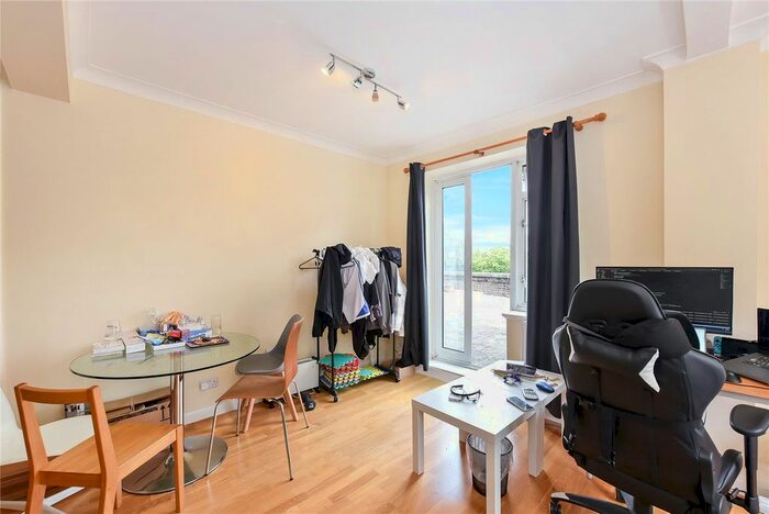 Studio To Rent In Warren Court, - Euston Road, Fitzrovia, London, NW1