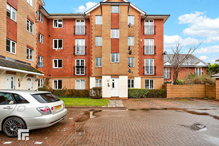 2 Bedroom Apartment For Sale In Claymore Place, Windsor Quay, Cardiff, CF11