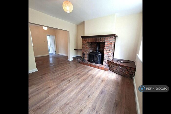 3 Bedroom Semi-Detached House To Rent In Greaves Lane, Sheffield, S35