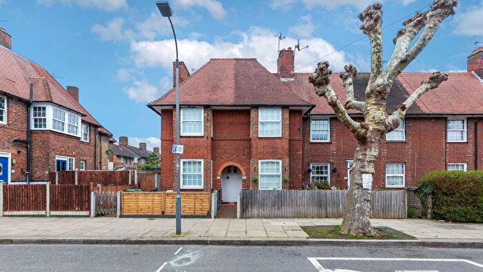 2 Bedroom End Terrace House For Sale In Wulfstan Street, London, W12