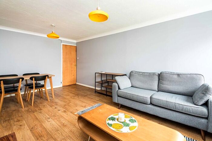 1 Bedroom Apartment To Rent In Mcdowall Road, London, SE5