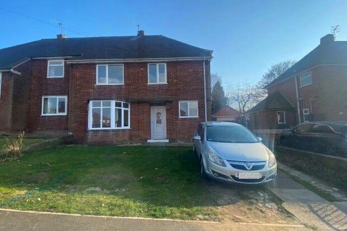 4 Bedroom Property To Rent In Keswick Drive, Chesterfield, S41