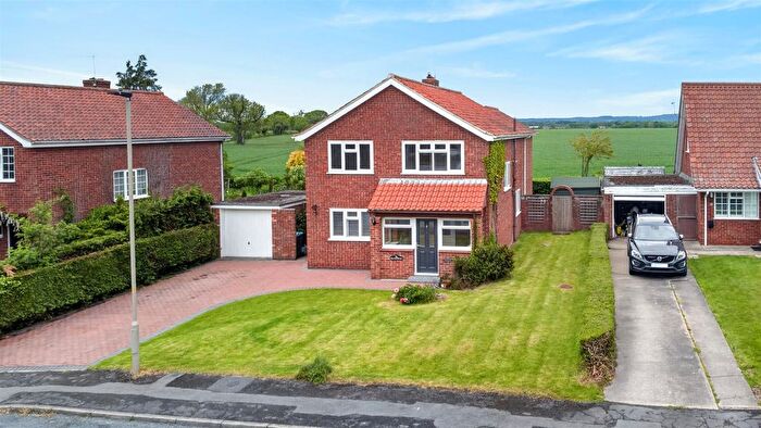 4 Bedroom Detached House For Sale In Grey Close, Sutton-On-The-Forest, York, YO61
