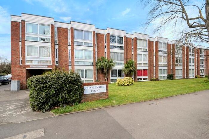 1 Bedroom Flat To Rent In Lovelace Gardens, Surbiton, KT6