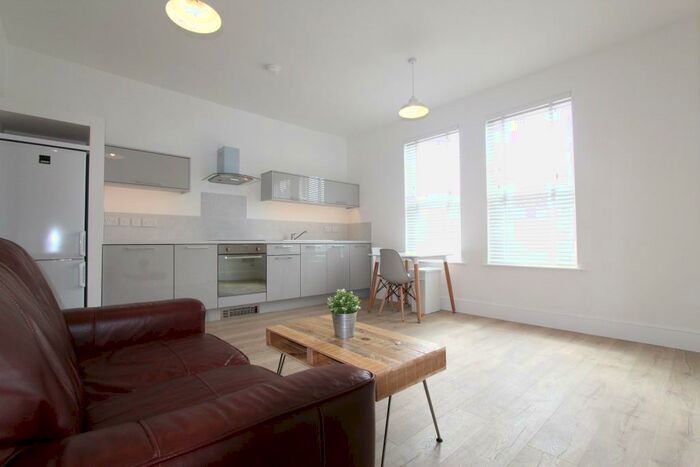 1 Bedroom Flat To Rent In Kirkstall Road, Leeds, LS4