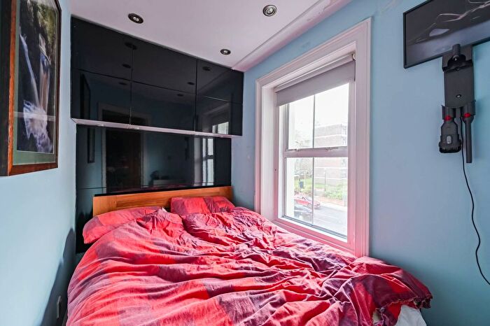 1 Bedroom Flat For Sale In Camden Road, Holloway, London, N7