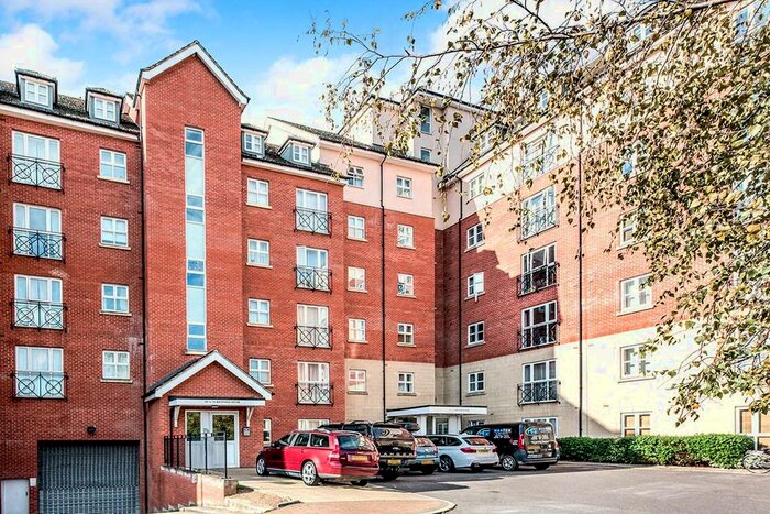 2 Bedroom Flat To Rent In Palgrave Road, Bedford, Bedfordshire, MK42