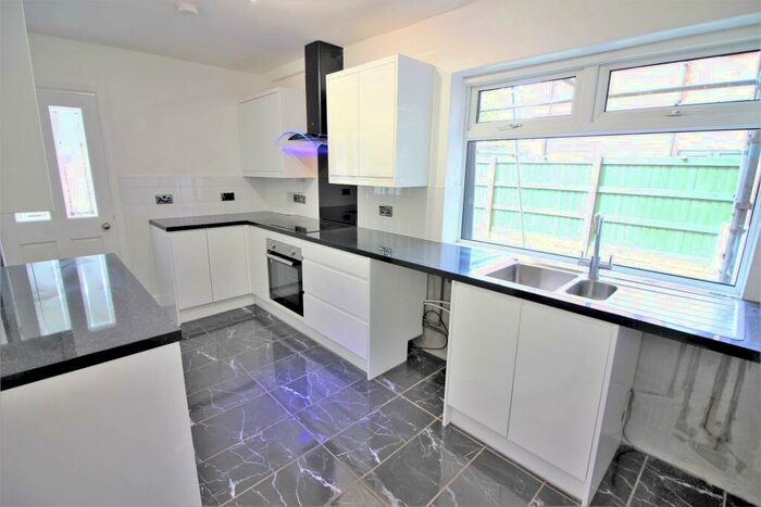 3 Bedroom Semi-Detached House To Rent In Wennington Road, Southport, Southport, PR9