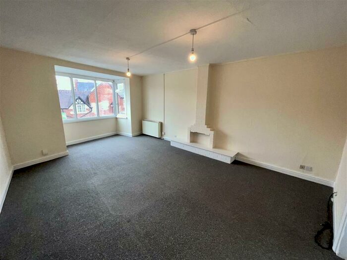 3 Bedroom Flat To Rent In High Street, Knowle, Solihull, B93