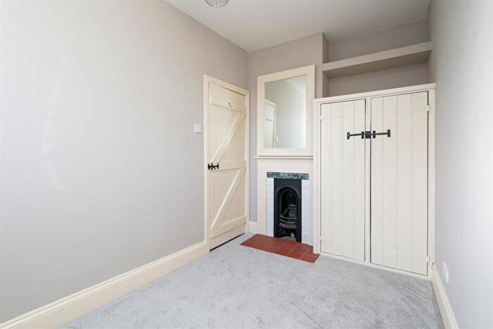 2 Bedroom End Of Terrace House To Rent In Lodge Road, Knowle, B93