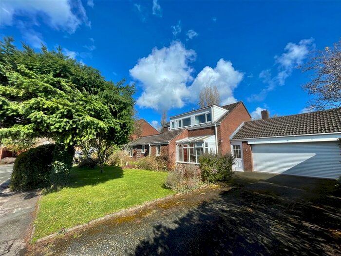 4 Bedroom Detached House For Sale In Marcella Close, Guilsfield, Welshpool, Powys, SY21