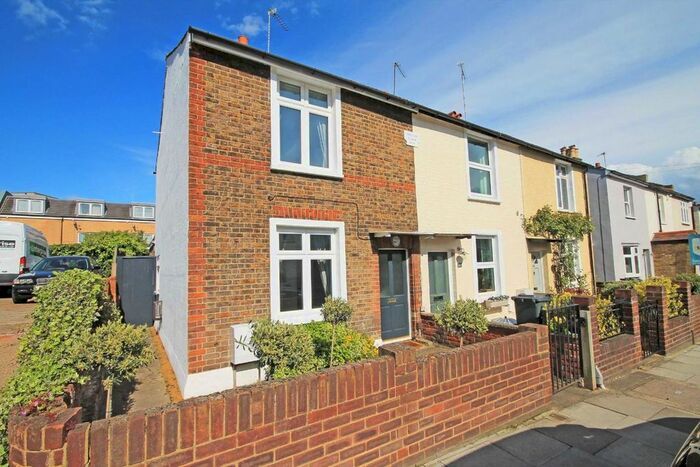 2 Bedroom Property To Rent In Linkfield Road, Isleworth, TW7