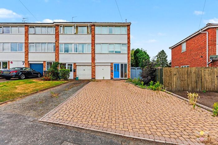 2 Bedroom End Of Terrace House For Sale In Knightley Close, Leamington Spa, Warwickshire, CV32
