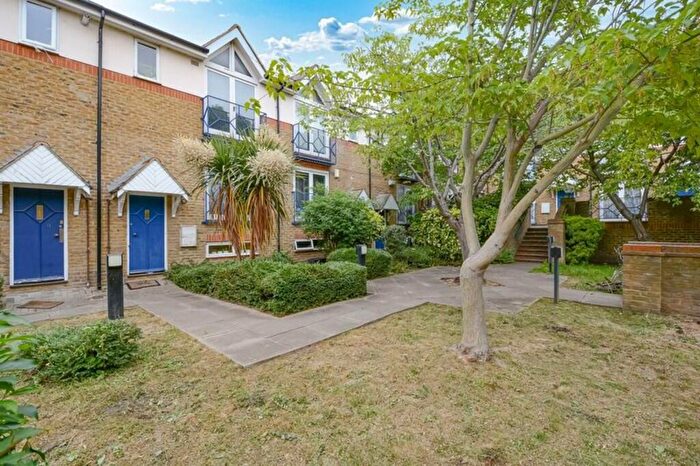 4 Bedroom Terraced House For Sale In Croft Street, Surrey Quays, SE8
