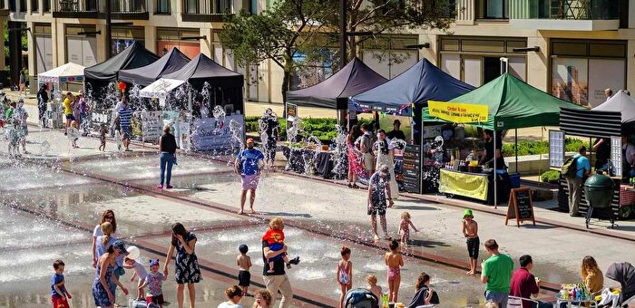 2 Bedroom Flat To Rent In Merino Gardens, London, E1W