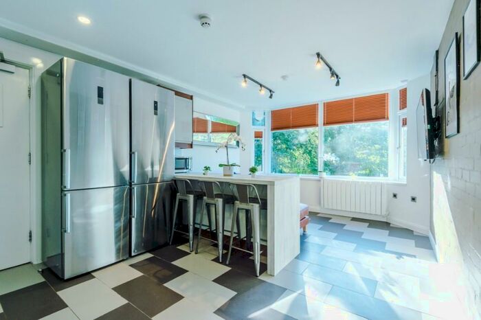 5 Bedroom Block Of Apartments To Rent In Eskdale Terrace, Newcastle Upon Tyne, NE2