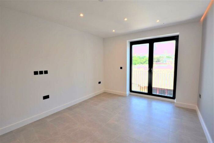 2 Bedroom Flat To Rent In Colindale Avenue, London, NW9