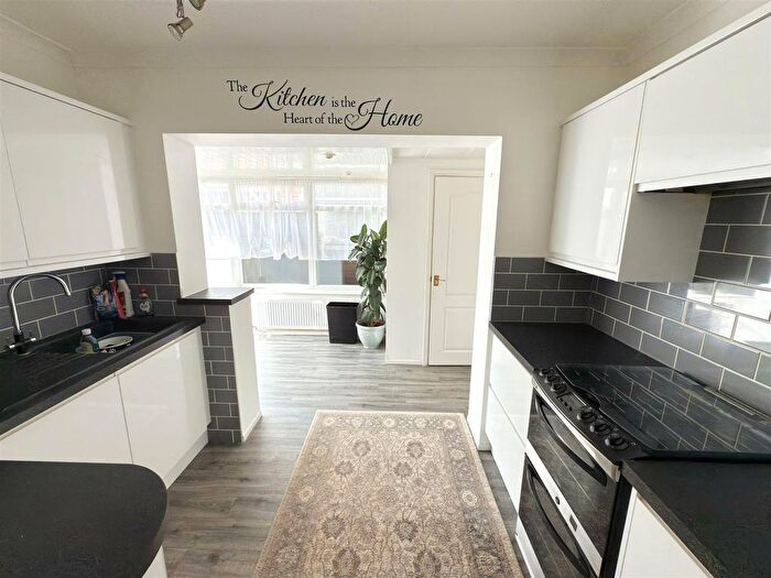 2 Bedroom Detached Bungalow For Sale In Whitton Close, Oulton Broad, Lowestoft, Suffolk, NR33