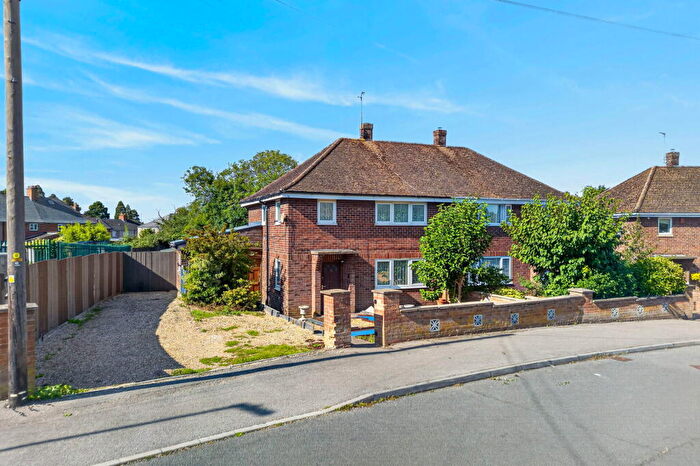 3 Bedroom Semi-Detached House For Sale In Oval Crescent, Rushden, NN10