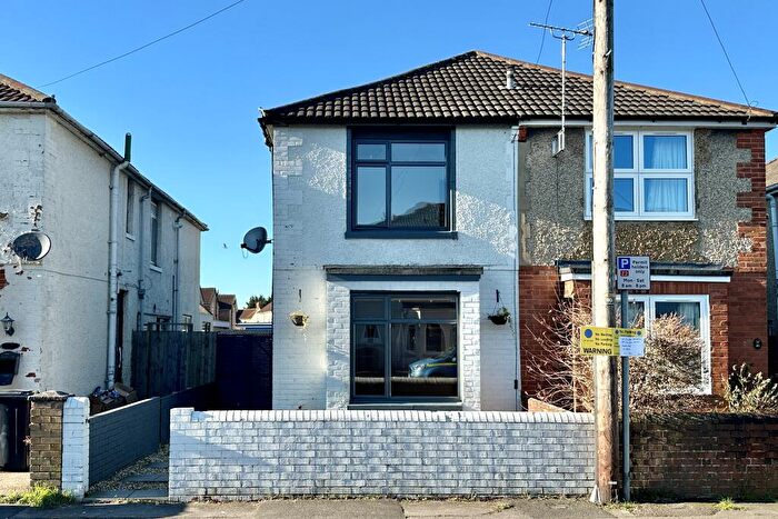 3 Bedroom Semi-Detached House To Rent In Wilmer Road, Eastleigh, Hampshire, SO50