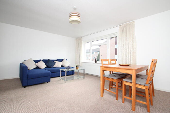 2 Bedroom Apartment To Rent In Park Hill, Croydon, CR0