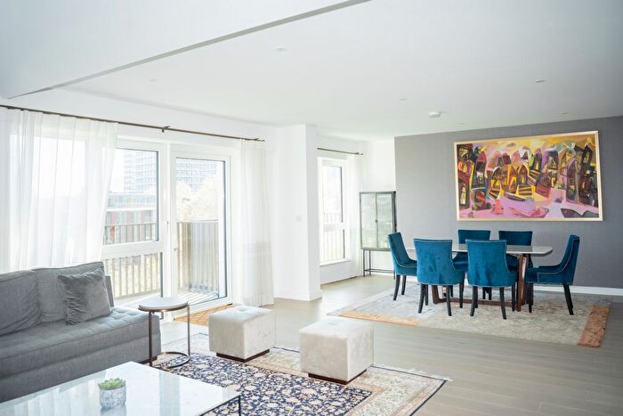 3 Bedroom Flat For Sale In Parrs Way, London, W6