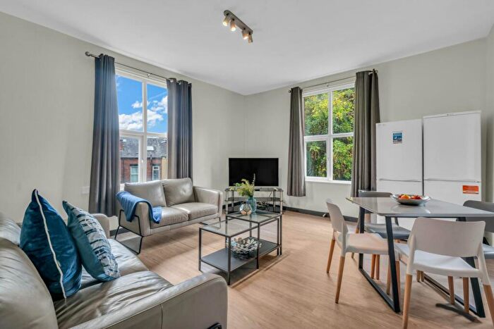 5 Bedroom Flat To Rent In Hyde Park Terrace, Leeds, LS6