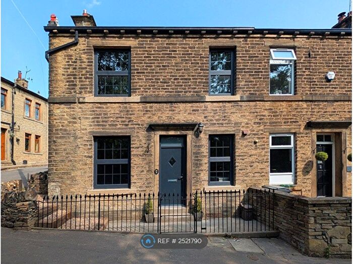 2 Bedroom End Of Terrace House To Rent In Station Road, Holywell Green, Halifax, HX4