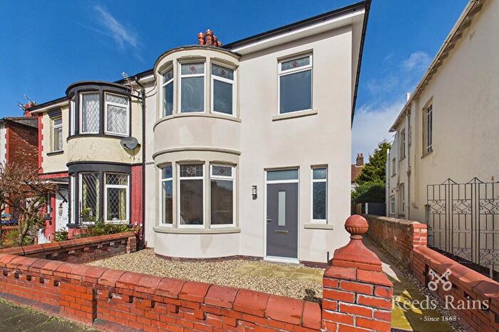 4 Bedroom Semi Detached House For Sale In Kingston Avenue, Blackpool, Lancashire, FY4