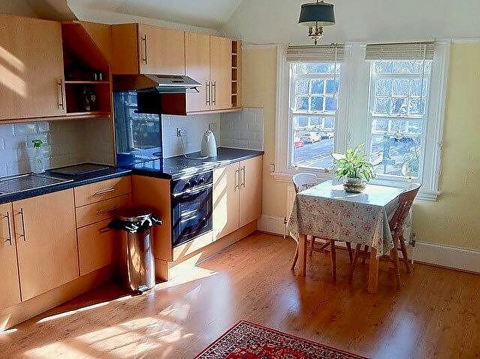 2 Bedroom Property To Rent In The Drive, Hove, BN3