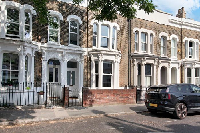 5 Bedroom Terraced House To Rent In Medway Road, Bow, E3