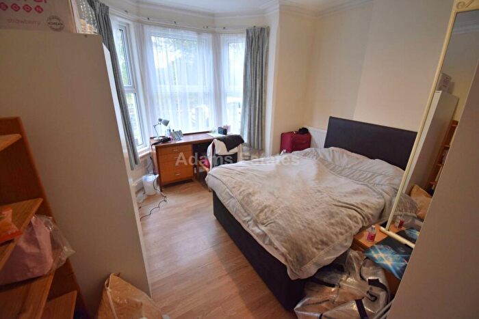 5 Bedroom Semi-Detached House To Rent In Palmer Park Avenue, Reading, RG6