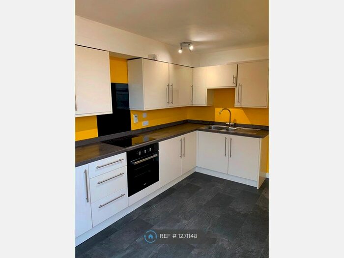 2 Bedroom Flat To Rent In Hamil Road, Stoke On Trent ST6