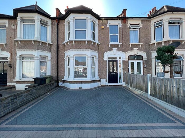 3 Bedroom House For Sale In Cobham Road, Seven Kings, IG3