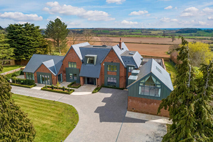 6 Bedroom Detached House For Sale In Langley Road, Claverdon, Warwick Warwickshire, CV35