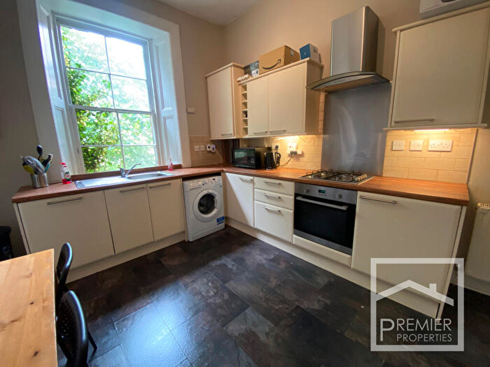 3 Bedroom Flat To Rent In Woodlands Drive, Woodlands, G4