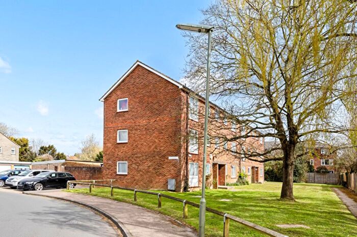 1 Bedroom Flat For Sale In Court Lodge Road, Horley, RH6