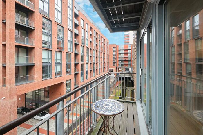 2 Bedroom Apartment For Sale In Fleet Street, Birmingham, B3