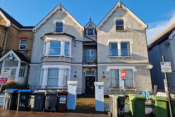 2 Bedroom Flat To Rent In Birdhurst Rise, CR2