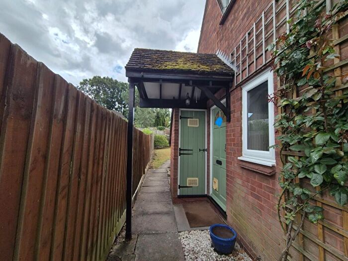 1 Bedroom Terraced House To Rent In Old School Walk, Luton, Bedfordshire, LU1