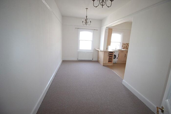 2 Bedroom Flat To Rent In Lascelles Terrace, Eastbourne, BN21