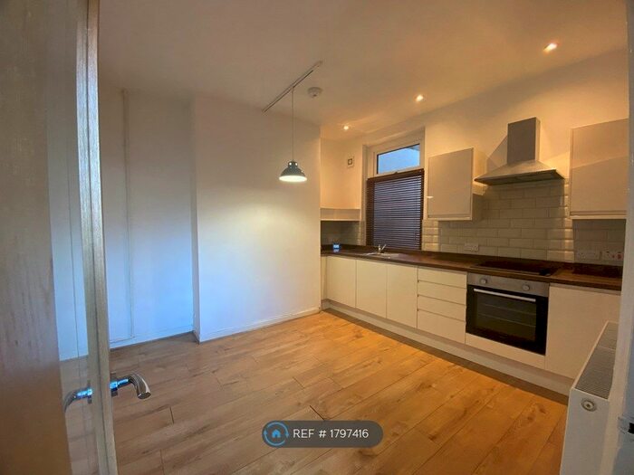 3 Bedroom End Of Terrace House To Rent In Canal Parade, Newport, NP20